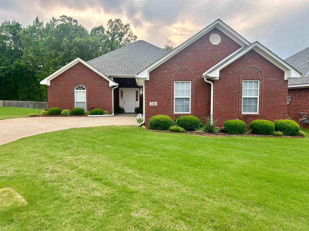 210 Somerled Ct, Florence, AL 35633 MLS 516367 Coldwell Banker