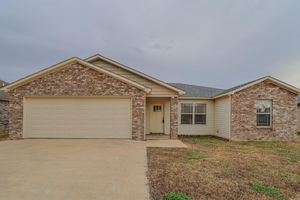 205 Stacy Dr., Paragould, AR 72450 MLS 24001579 Coldwell Banker