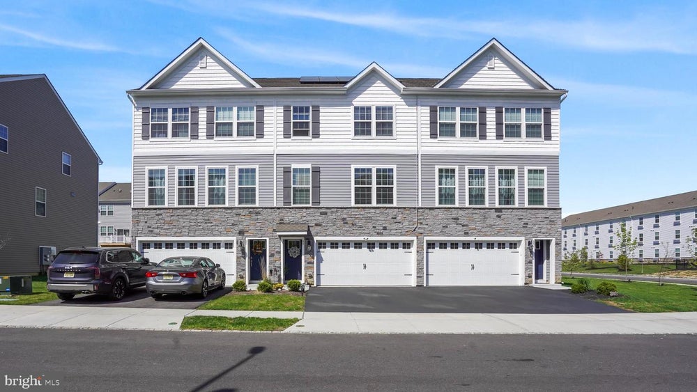 35 Sisters Farmstead Dr, Mount Laurel, NJ 08054 - MLS# NJBL2098882 ...