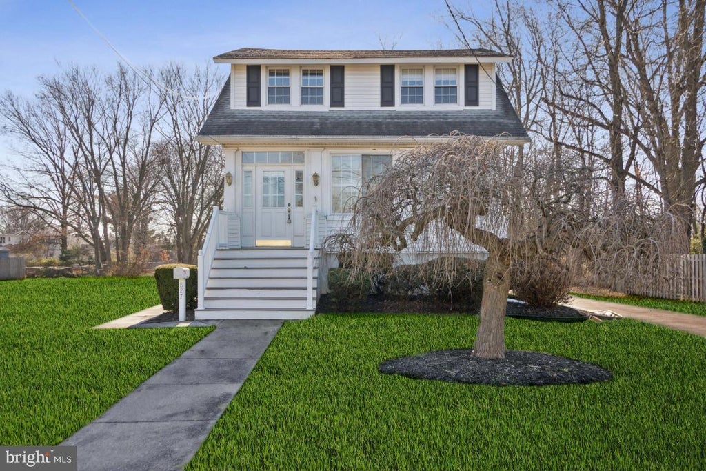 https://images-listings.coldwellbanker.com/BRIGHTMLS/NJ/CD/20/59/76/0/_P/NJCD2059760_P00.jpg?width=1024