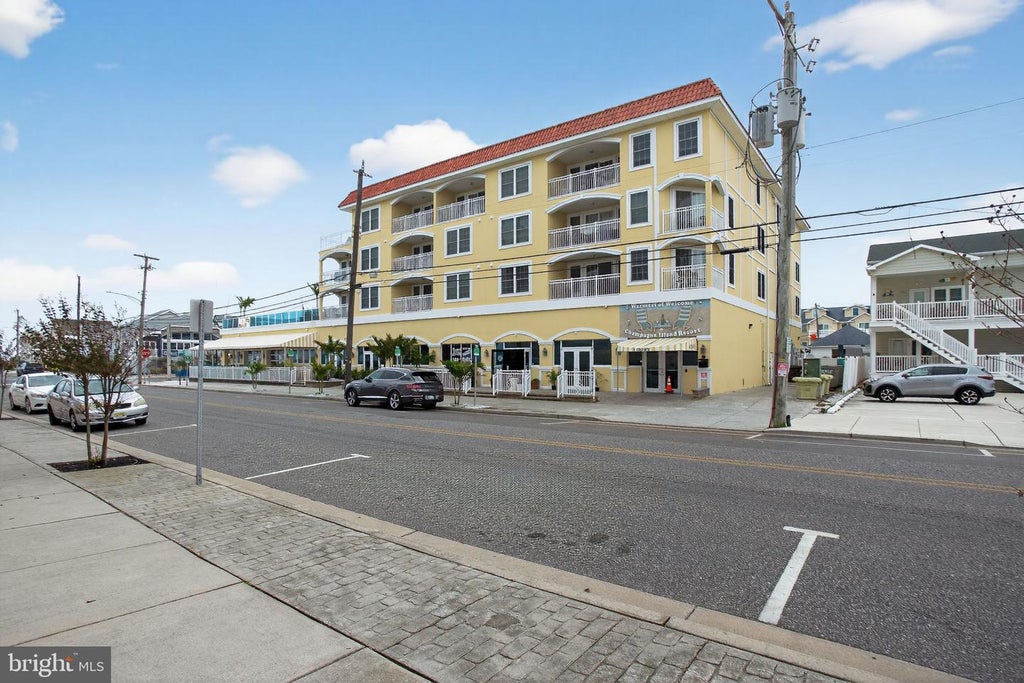 106 W Spruce Ave #205, Wildwood, NJ 08260 MLS# NJCM2006040