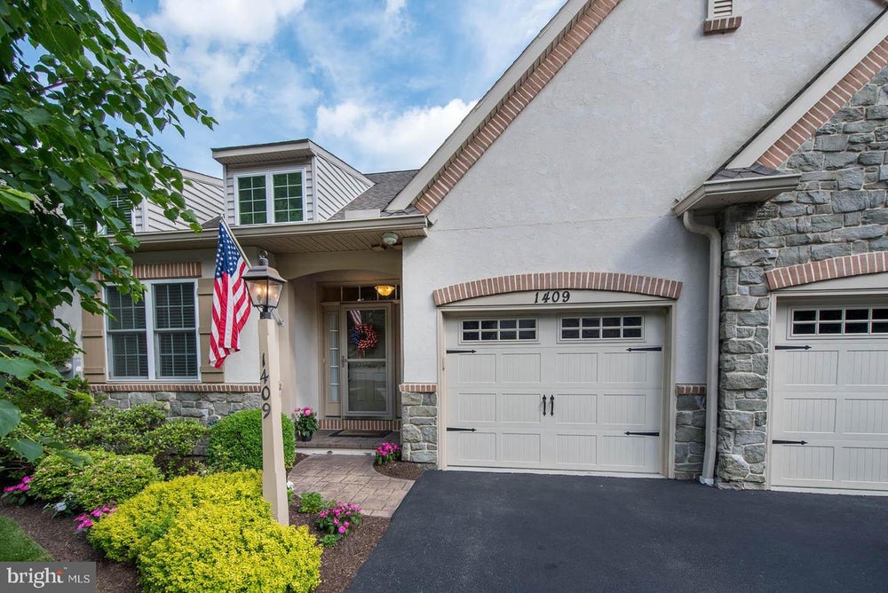 1409 N Red Maple Way, Downingtown, PA 19335 MLS PACT2064738