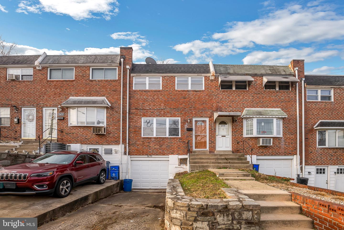 10921 Kirby Dr, Philadelphia, PA 19154