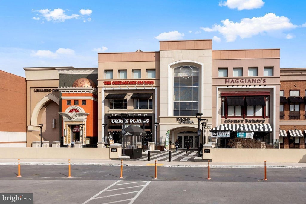 The Cheesecake Factory Restaurant in Tysons Galleria