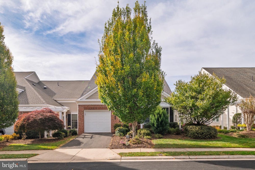 44489 Maltese Falcon Sq, Ashburn, VA 20147 - MLS# VALO2109682 ...