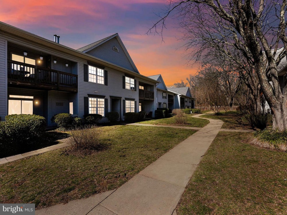 9210 Azure Ct 101, Manassas, VA 20110 MLS VAMN2005860 Coldwell Banker