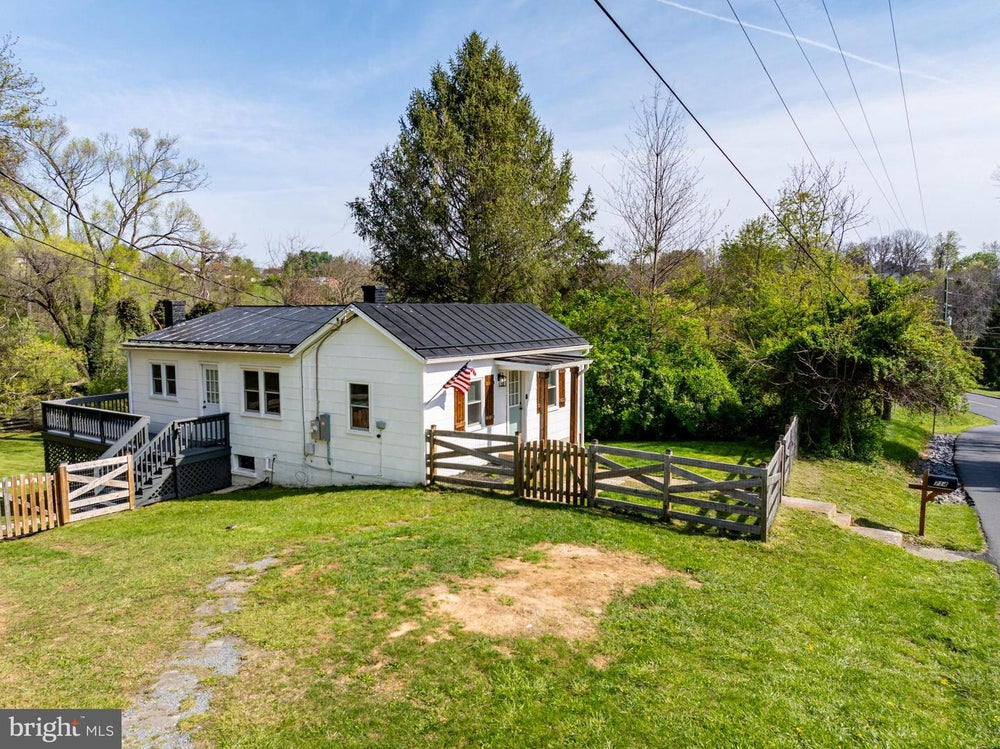 714 Ox Rd, Woodstock, VA 22664 - MLS# VASH2011214 - Coldwell Banker