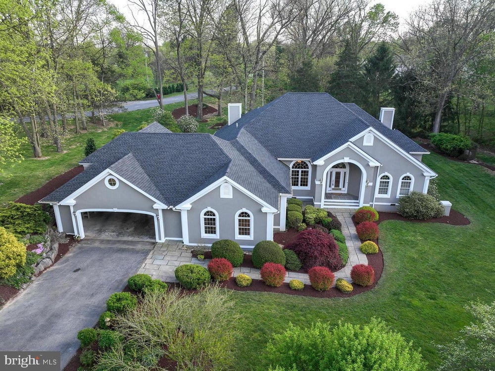 44 Red Blossom Cir, Shepherdstown, WV 25443 MLS WVJF2011616