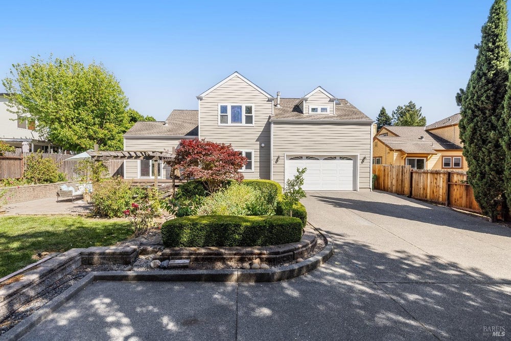 1553 Casa Grande Road, Petaluma, CA 94954 - MLS# 324026520 - Coldwell ...