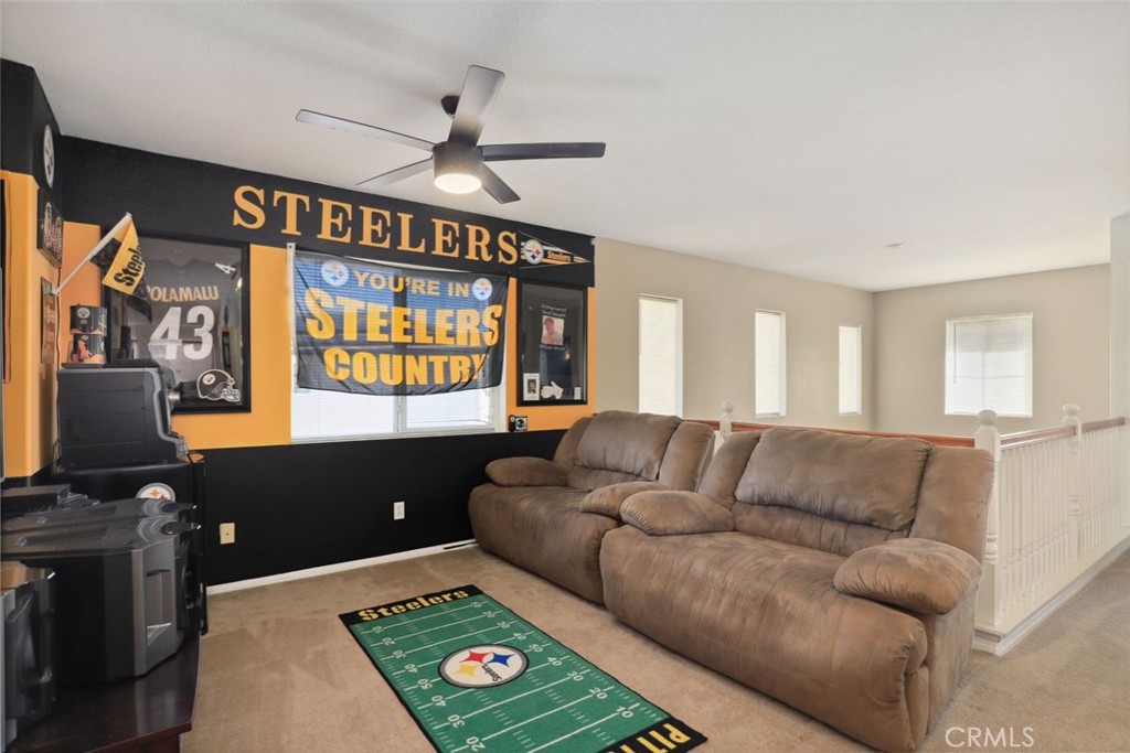 Pittsburgh Steelers Football Sign - STEELERS FANS ONLY sign - Perfect for  the Man Cave - Kids Room Decor - The Man Cave - Dad's Man Cave