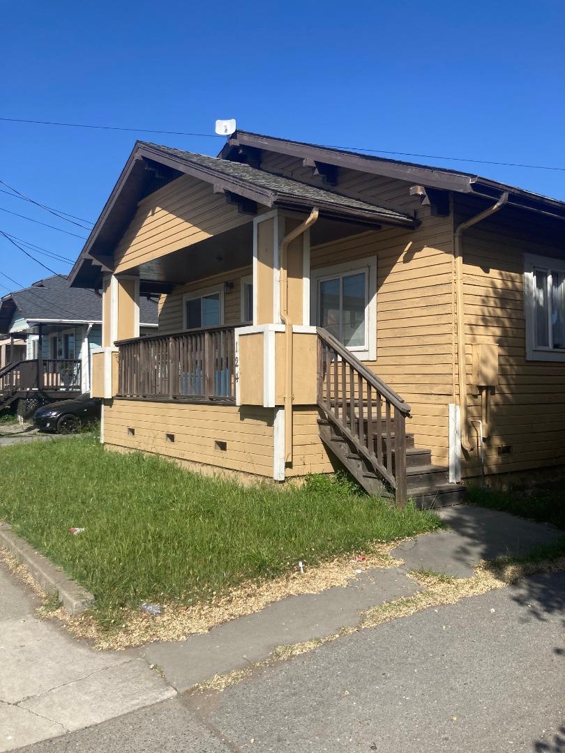 124 Riverside Drive, Watsonville, CA 95076 - MLS# ML82008899 - Coldwell ...