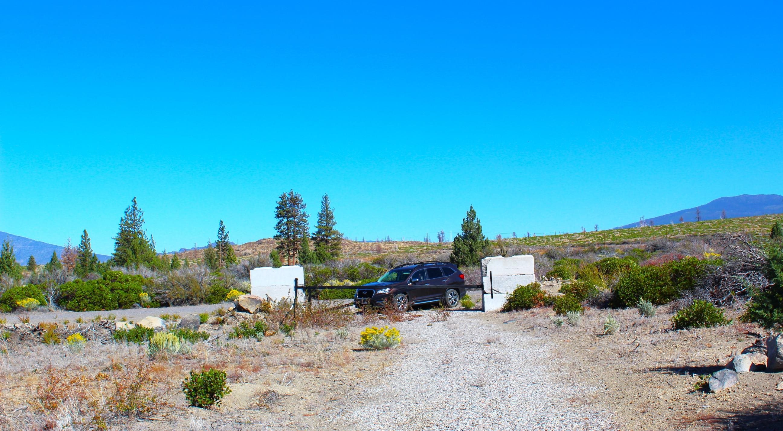 Young Couple Car Bonnet Kissing Chilao Campgrounds Los Angeles