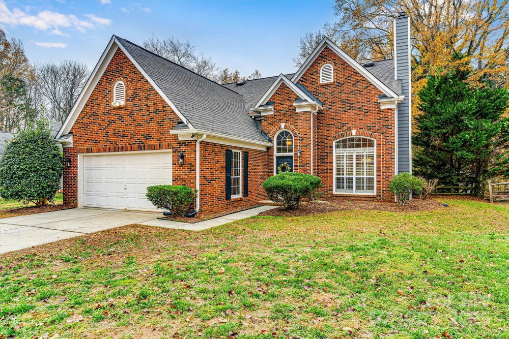 14232 Misty Brook Lane, Charlotte, NC 28273 - MLS# 4322975 - Coldwell ...