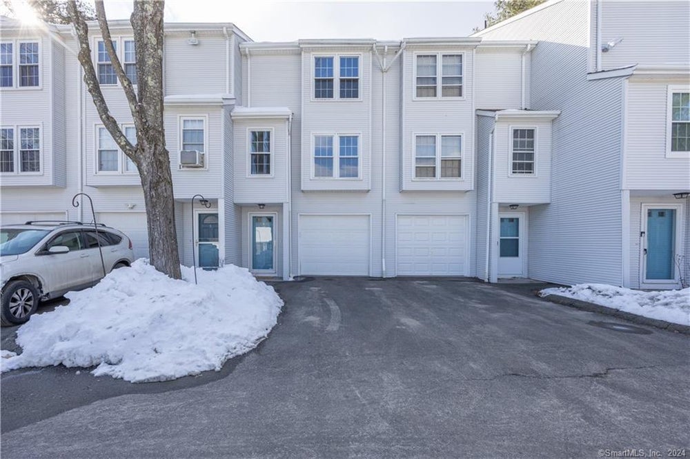 24 Deerwood Lane 5, Waterbury, CT 06704 MLS 170622673 Coldwell Banker