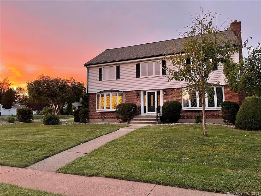 127 Old Common Road, Wethersfield, CT 06109 MLS 170624966 Coldwell