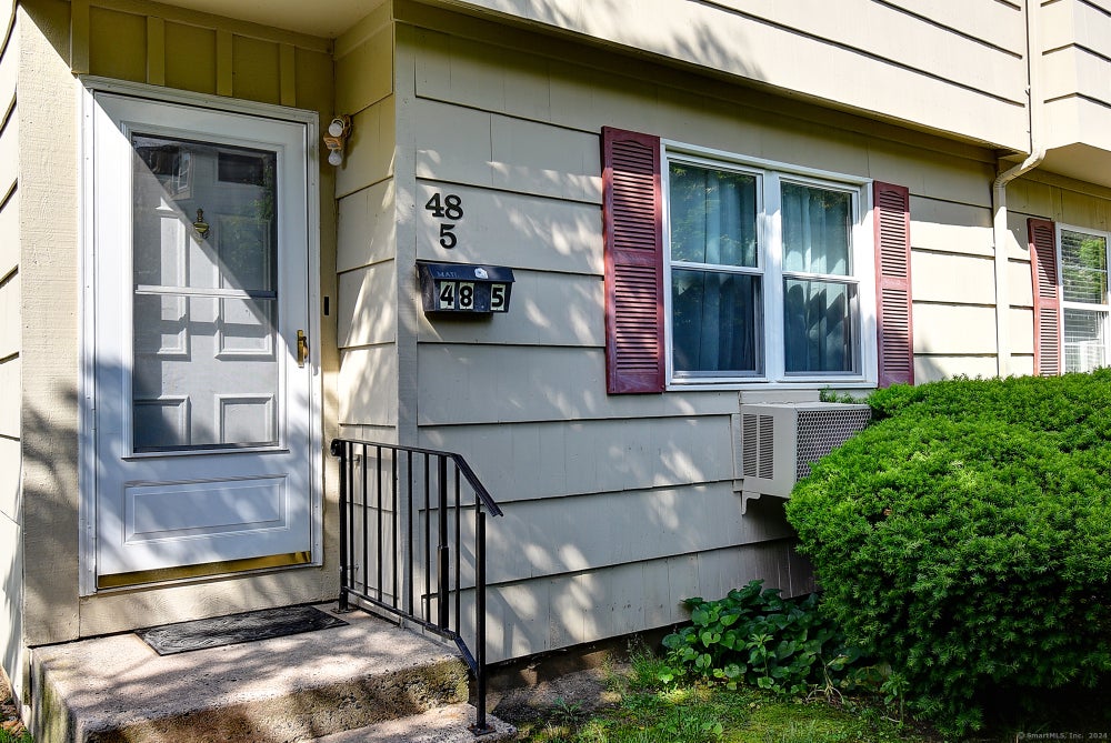 48 Round Tree Drive 5, Naugatuck, CT 06770 MLS 24021125 Coldwell