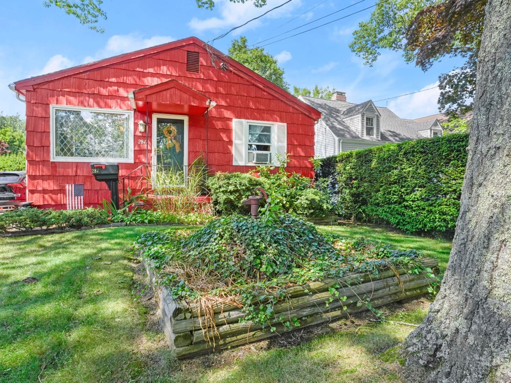 287 Oaklawn Avenue, Stamford, CT 06905 MLS 24029134 Coldwell Banker