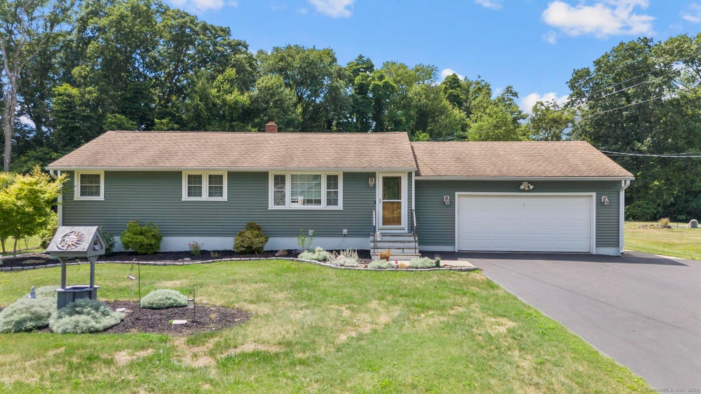 40 Country Way, North Haven, CT 06473 MLS 24029426 Coldwell Banker