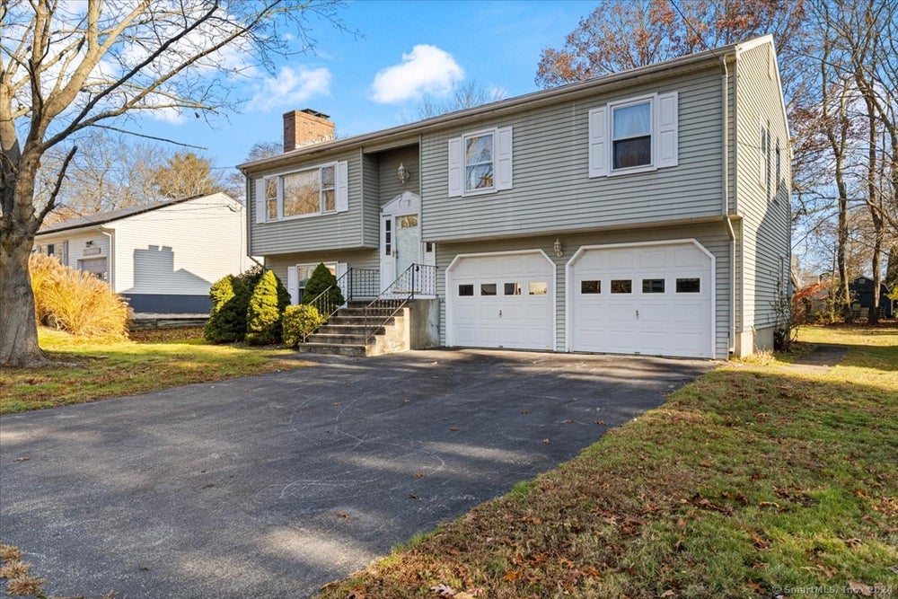 18 Robbins Avenue, Old Lyme, CT 06371 MLS 24030758 Coldwell Banker