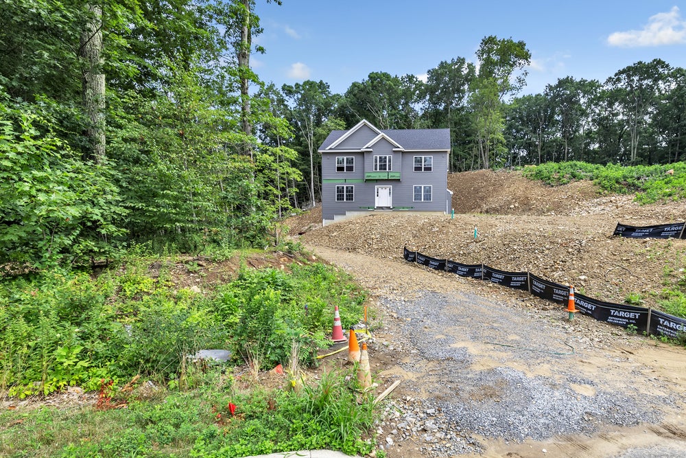 28 Hunting Ridge Road, Middlebury, CT 06762 - MLS# 24032213 - Coldwell ...