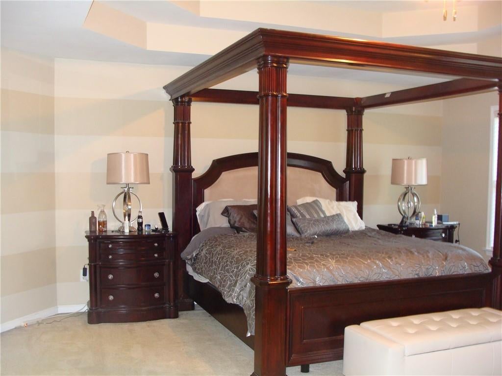 Dumont Dark Cherry Wood 5 Pc Queen Canopy Bed