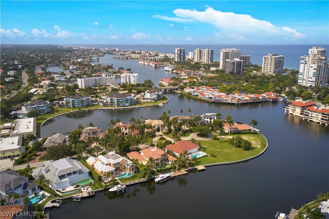 303 Turtle Hatch Rd., Naples — Park Shore Bay Lot photo 2
