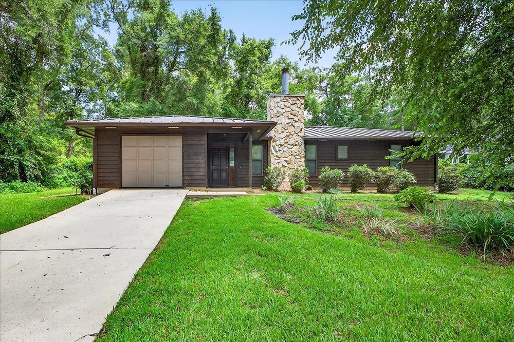 8749 Minnow Creek Drive, Tallahassee, FL 32312 - MLS# 389039 - Coldwell ...