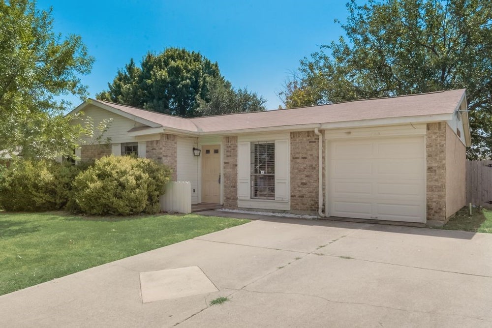 2220 Foxcroft Lane, Arlington, TX 76014 MLS 20426206 Coldwell Banker