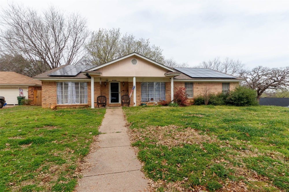 4201 Oakhaven Court Arlington TX 76016 MLS# 20545400 Coldwell Banker