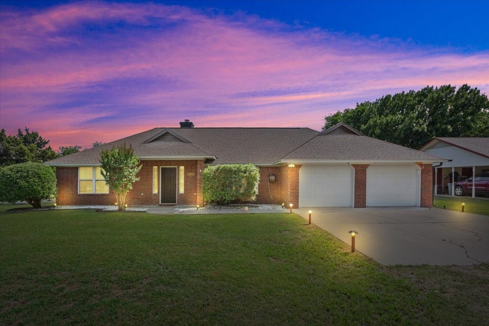 381 norwood drive waco tx 76712 mls 20631287 coldwell banker