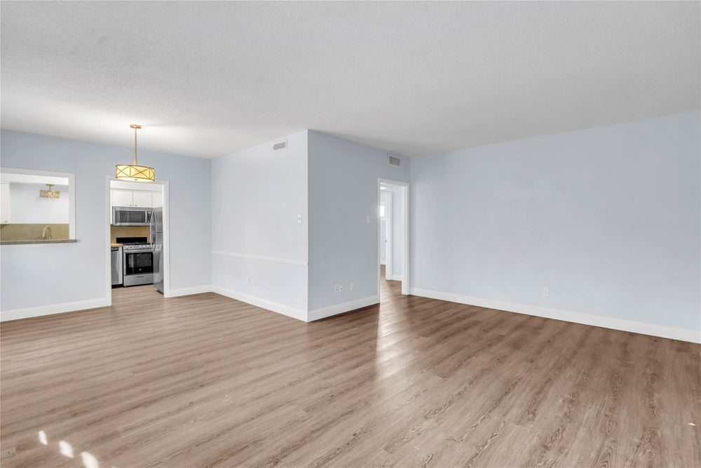 6017 E University Boulevard #118, Dallas, TX 75206 - MLS# 20846018 ...