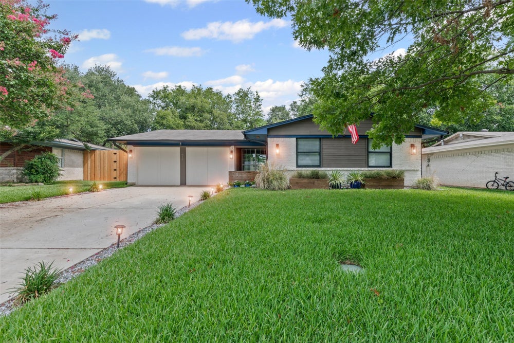 6285 Warren Way 812 Warren Way, Richardson, TX 75080 - MLS# 21002533 - Coldwell Banker