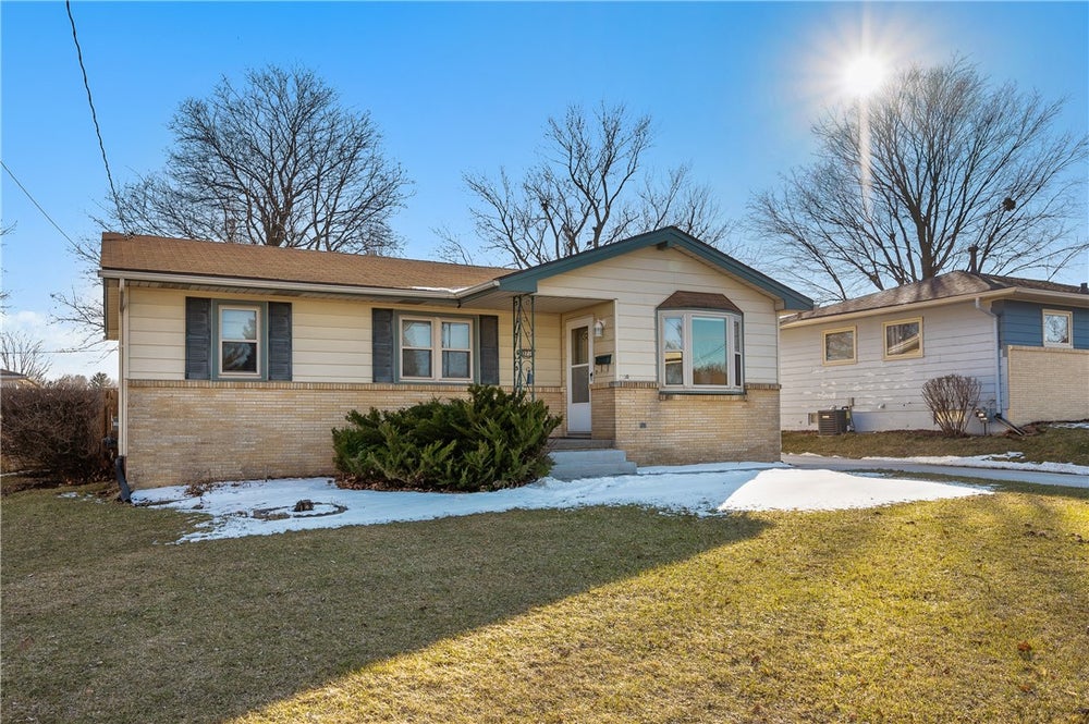 2719 Wedgewood Road, Des Moines, IA 50317 MLS 689606 Coldwell Banker