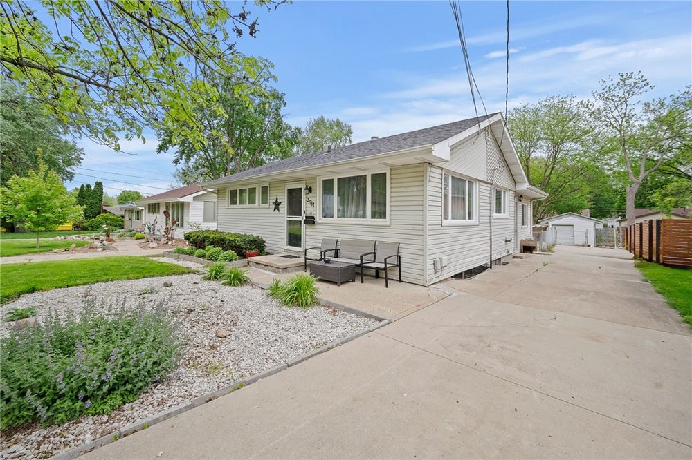 3911 43rd Street, Des Moines, IA 50310 MLS 694841 Coldwell Banker