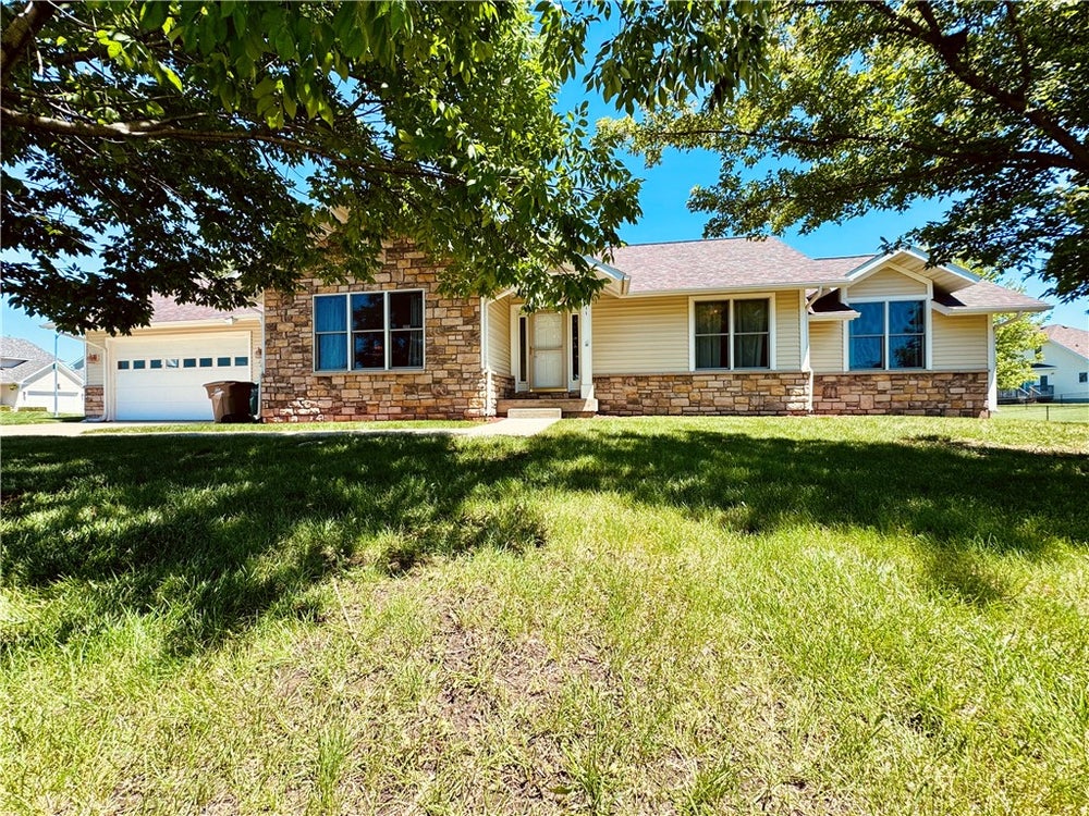 2011 3rd Avenue Sw, Altoona, IA 50009 MLS 696888 Coldwell Banker