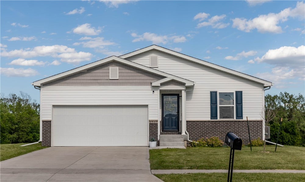 1547 25th Avenue Sw, Altoona, IA 50009 MLS 697149 Coldwell Banker