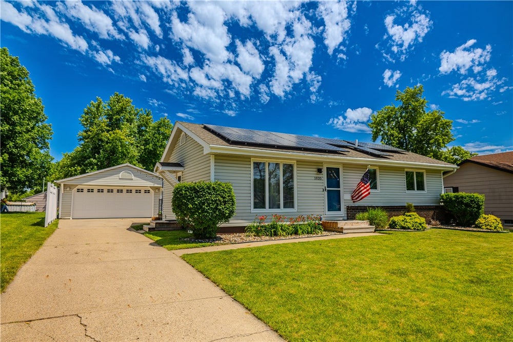 1035 4th Street Nw, Altoona, IA 50009 MLS 697857 Coldwell Banker