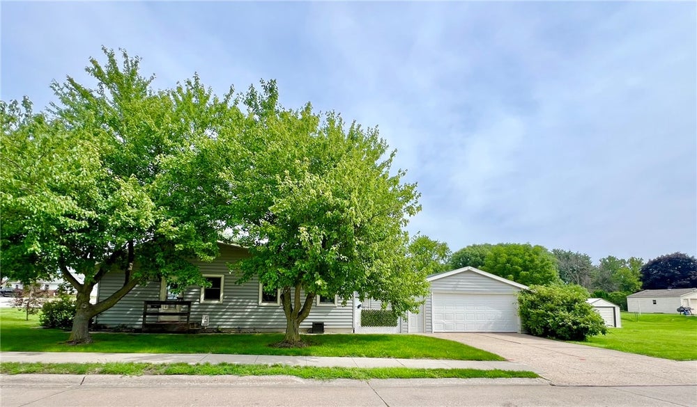 607 1st Avenue S, Altoona, IA 50009 MLS 698681 Coldwell Banker