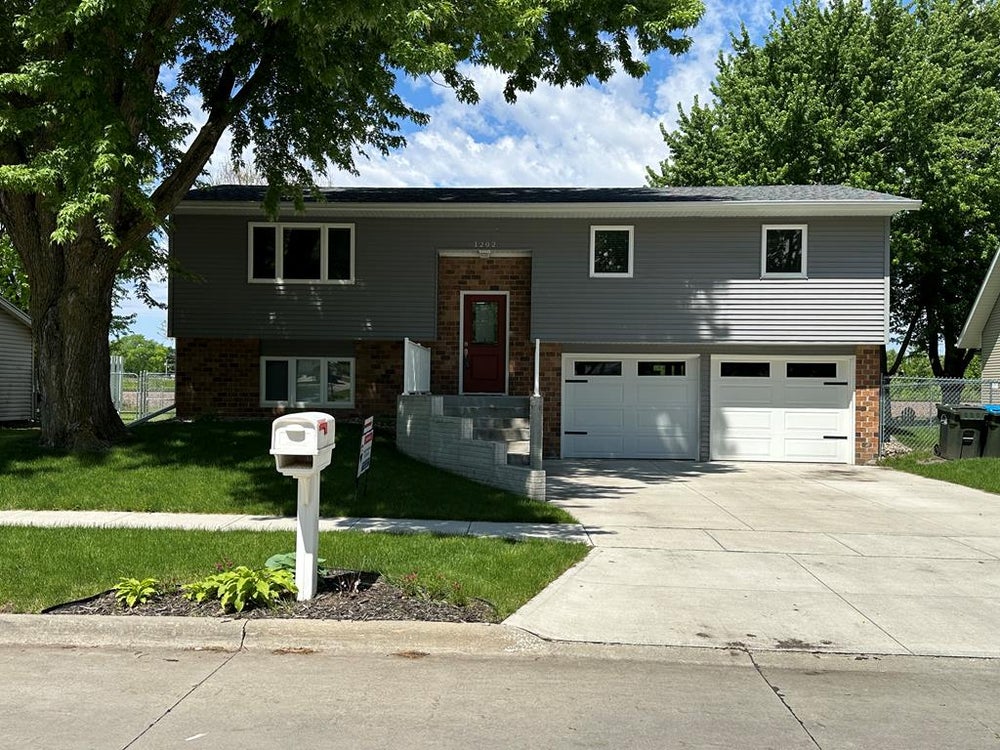 1202 Knollcrest Drive, Fort Dodge, IA 50501 MLS 23572 Coldwell Banker