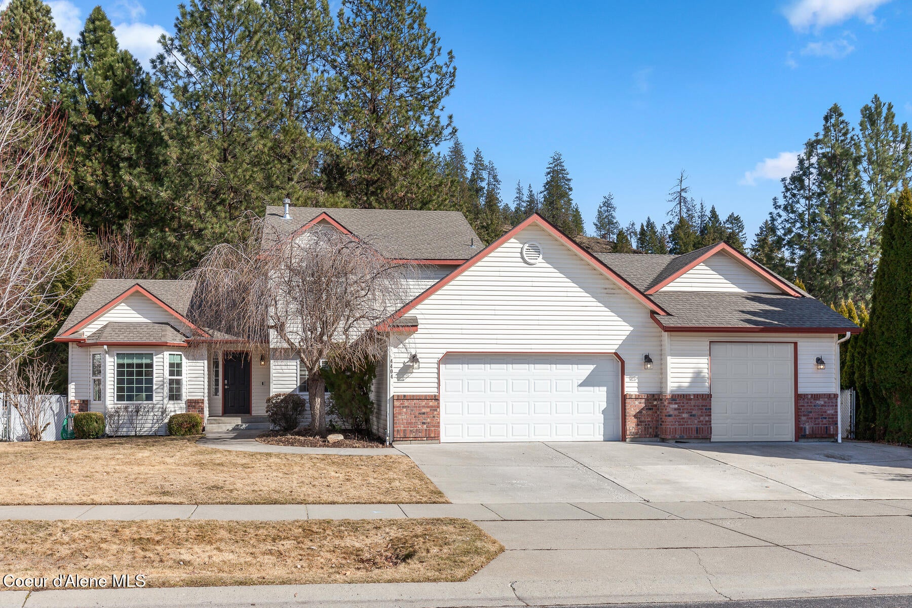 4404 N HUNTERCREST DR, Coeur D'Alene, ID 83815 - MLS# 25-2011 ...