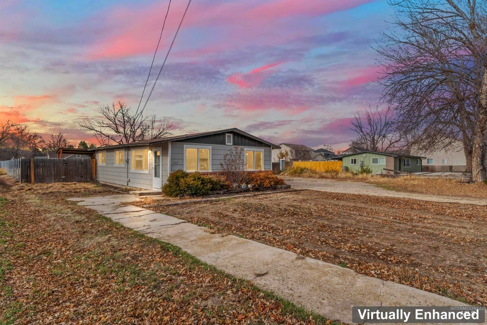 3815 N Jackie Lane, Boise, ID 83704 - MLS# 98931716 - Coldwell Banker, image size:3072x2048