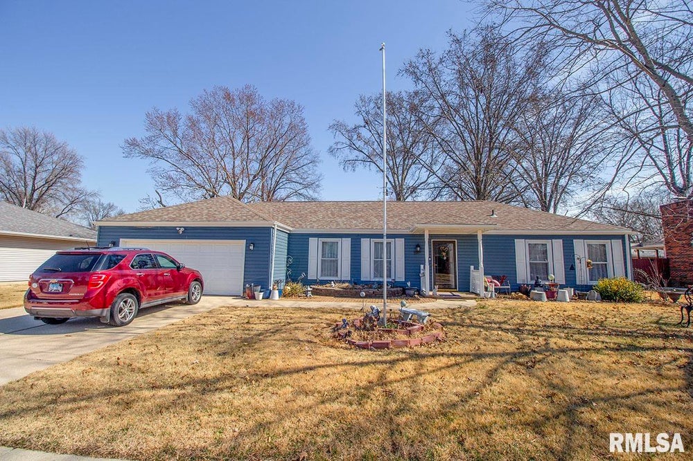 9 Blackberry Run Avenue, Centralia, IL 62801 MLS EB452388 Coldwell