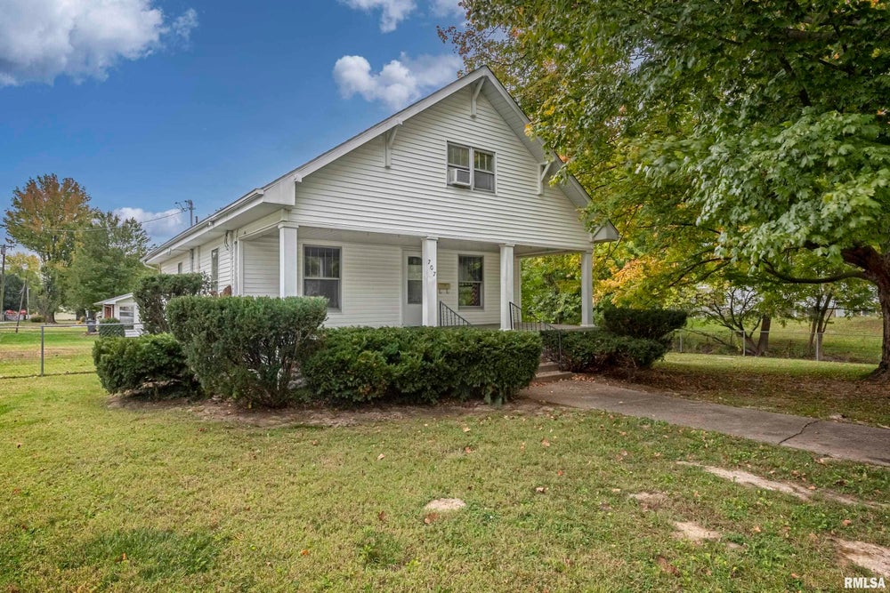 707 California Street, Carterville, IL 62918 MLS EB453108 Coldwell