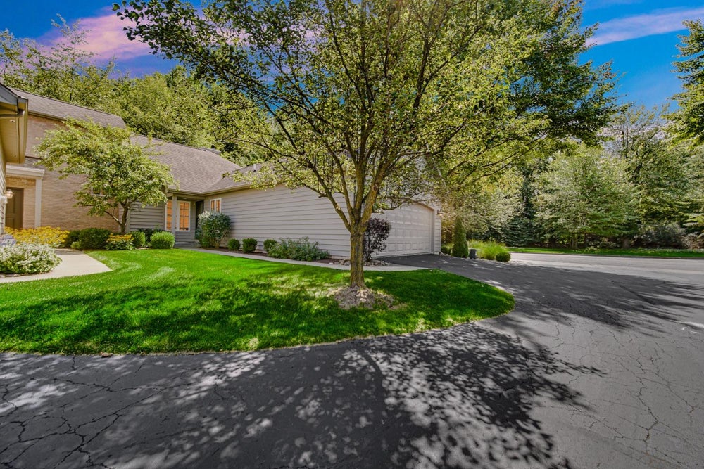 3808 Emerald Bay 8020, Mishawaka, IN 46545 MLS 534014 Coldwell Banker