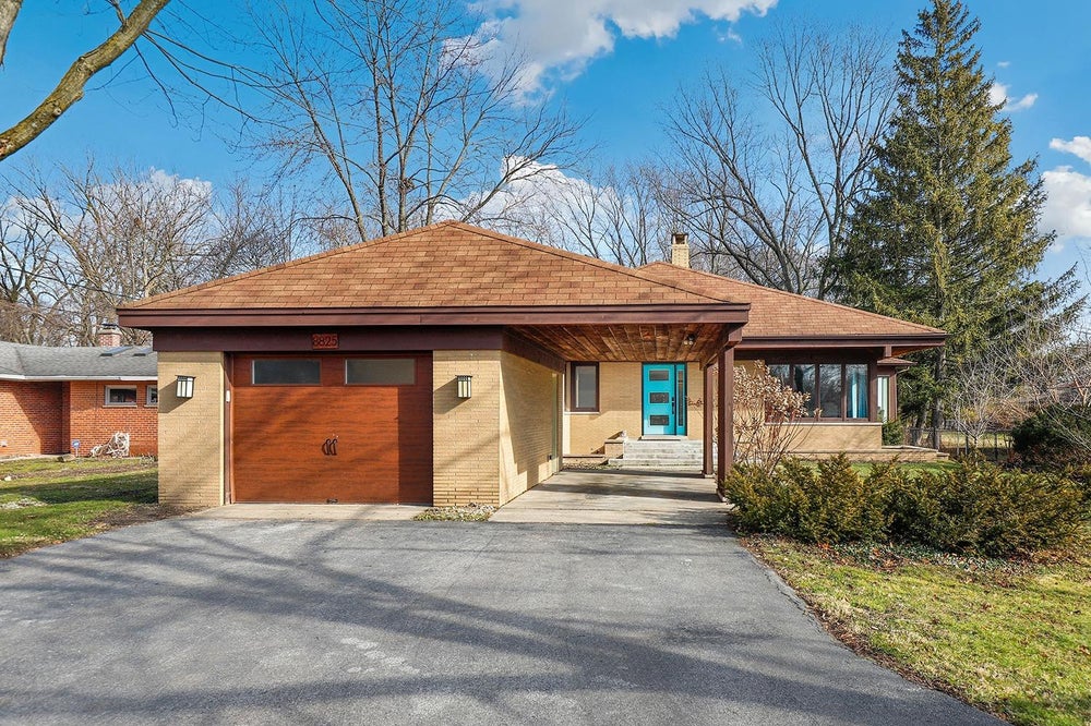 8825 White Oak Avenue, Munster, IN 46321 MLS 544682 Coldwell Banker