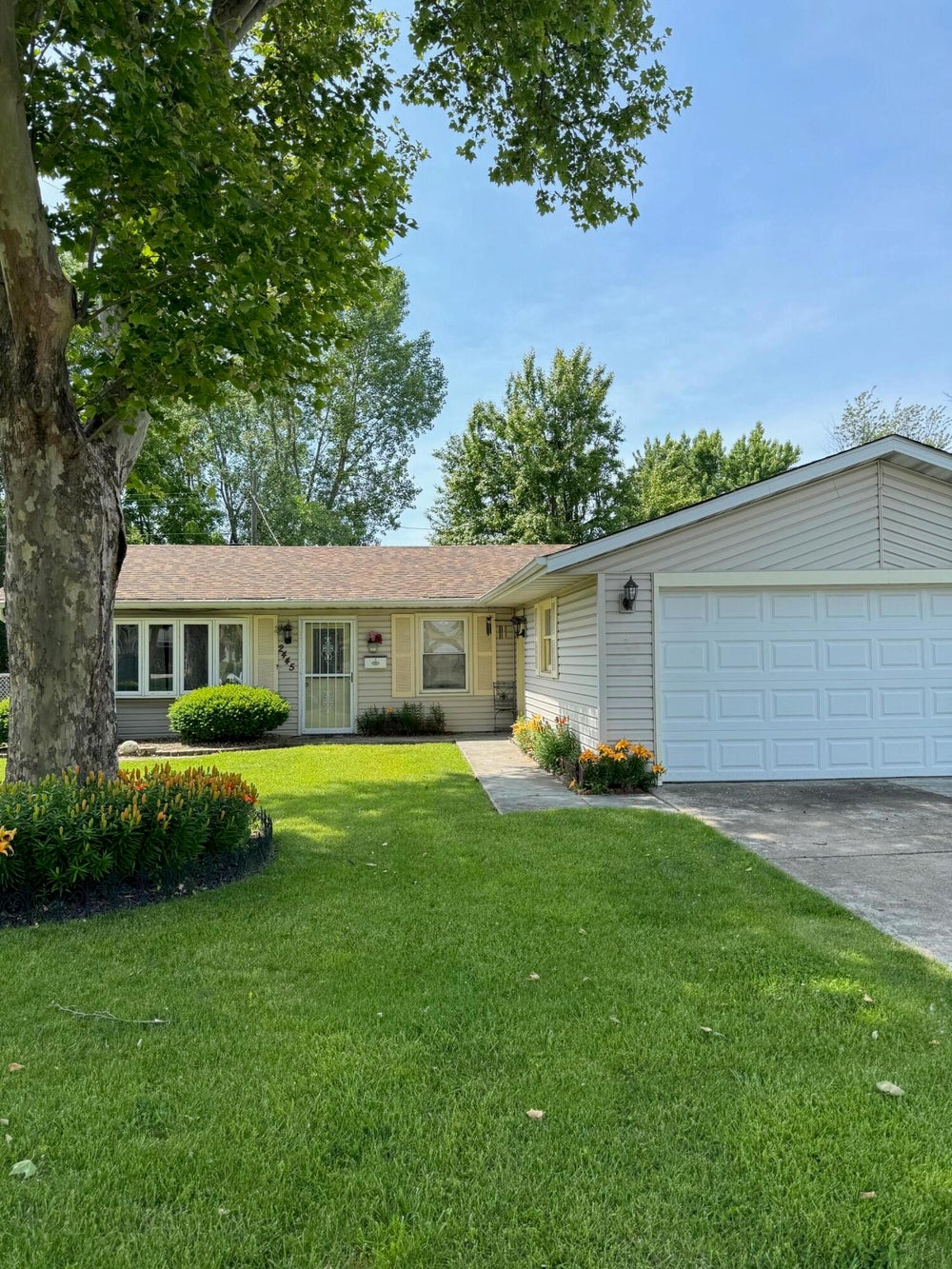 2445 E 62nd Place Hobart IN 46342 MLS 804749 Coldwell Banker 2445 e 62nd place hobart in 46342 mls 804749 coldwell banker
