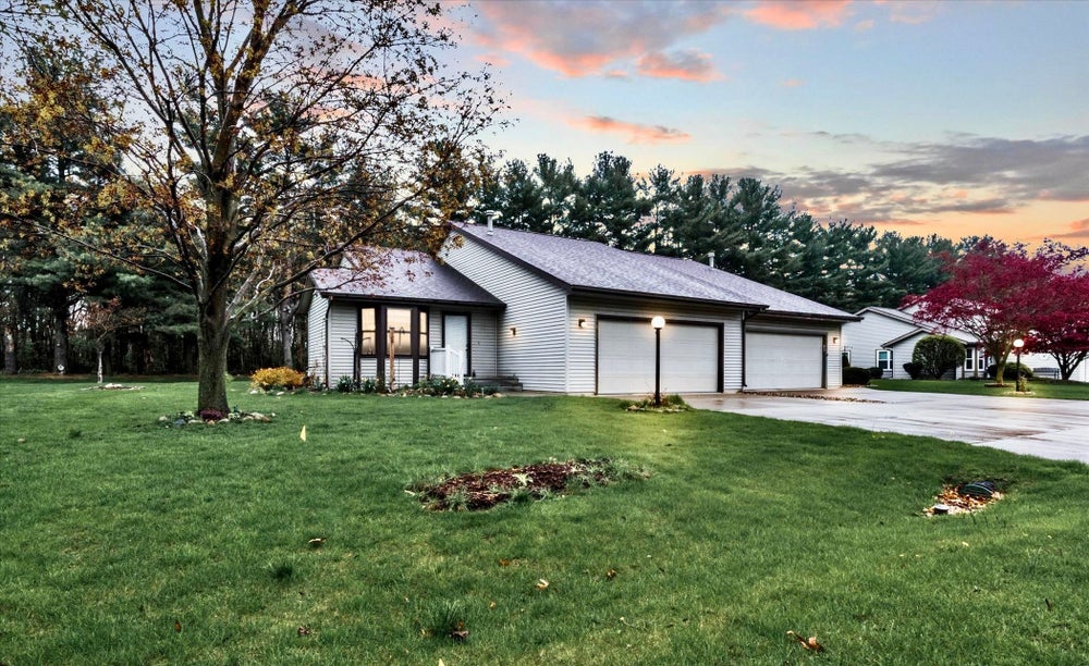 1630 Pine Ridge Court, Elkhart, IN 46514 MLS 202216913 Coldwell Banker