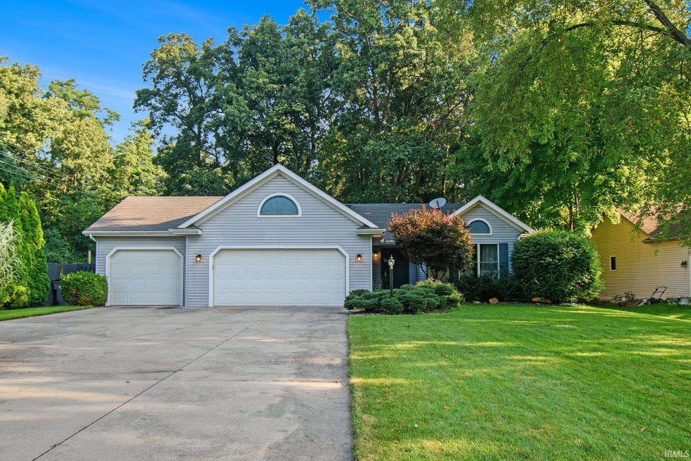 23235 N Oakleaf Drive, Elkhart, IN 46514 MLS 202328354 Coldwell Banker