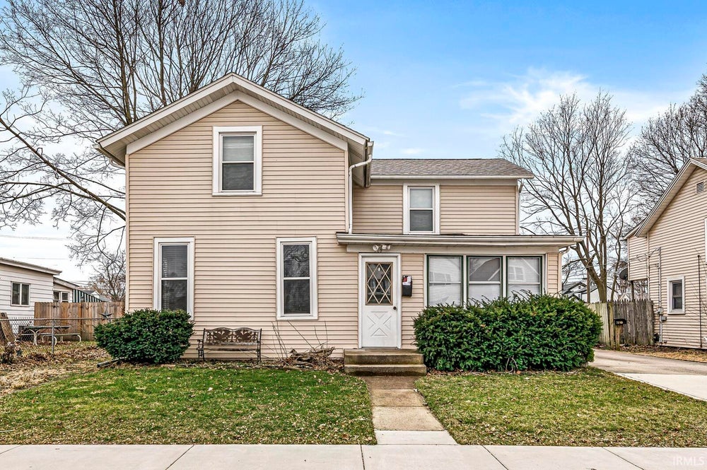 719 E 3rd Street, Mishawaka, IN 46544 MLS 202407000 Coldwell Banker