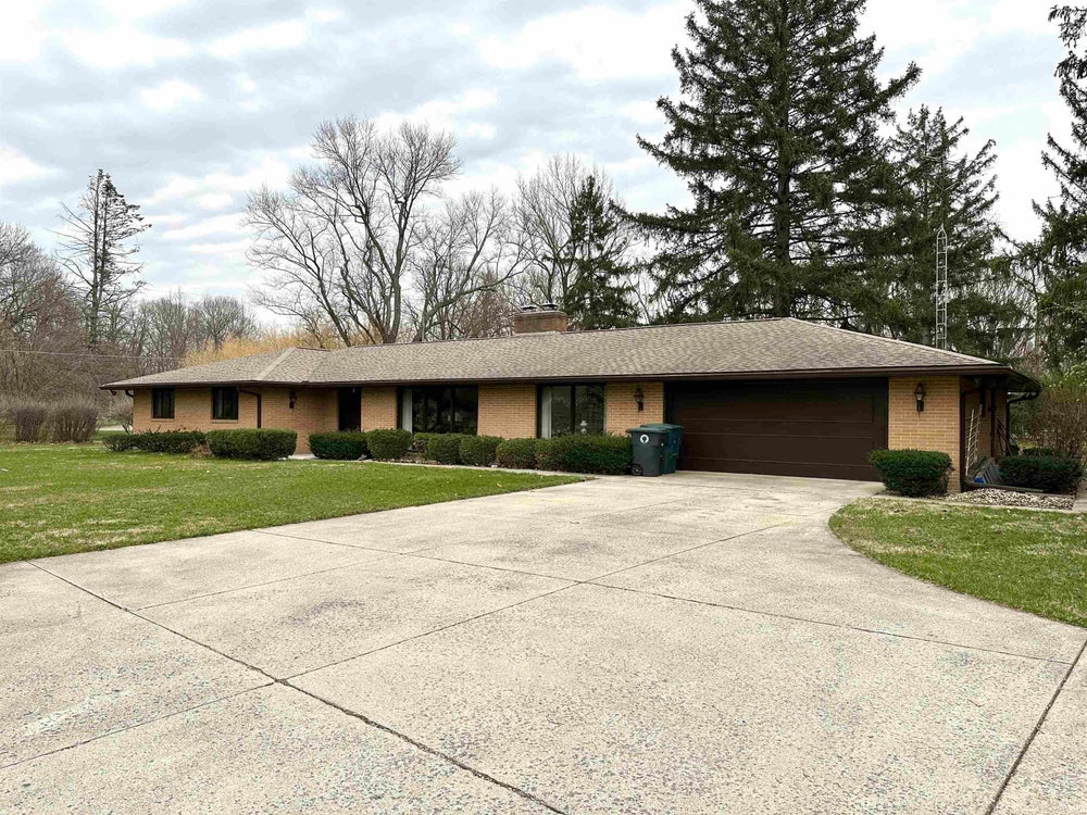 4507 W Peachtree Lane, Muncie, IN 47304 MLS 202409594 Coldwell Banker